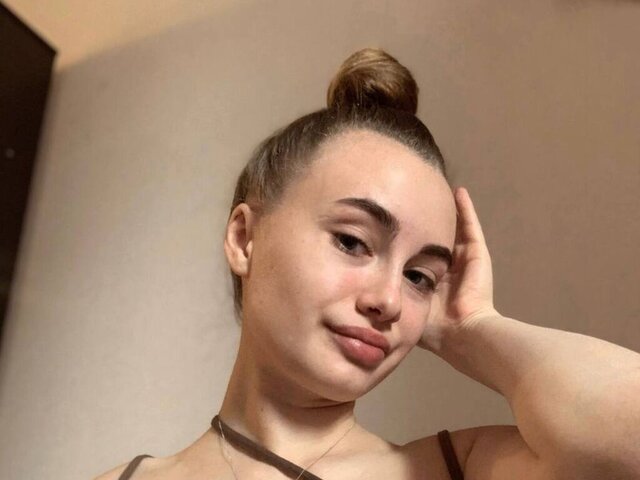 SofiyaWite Amateur Masturbating